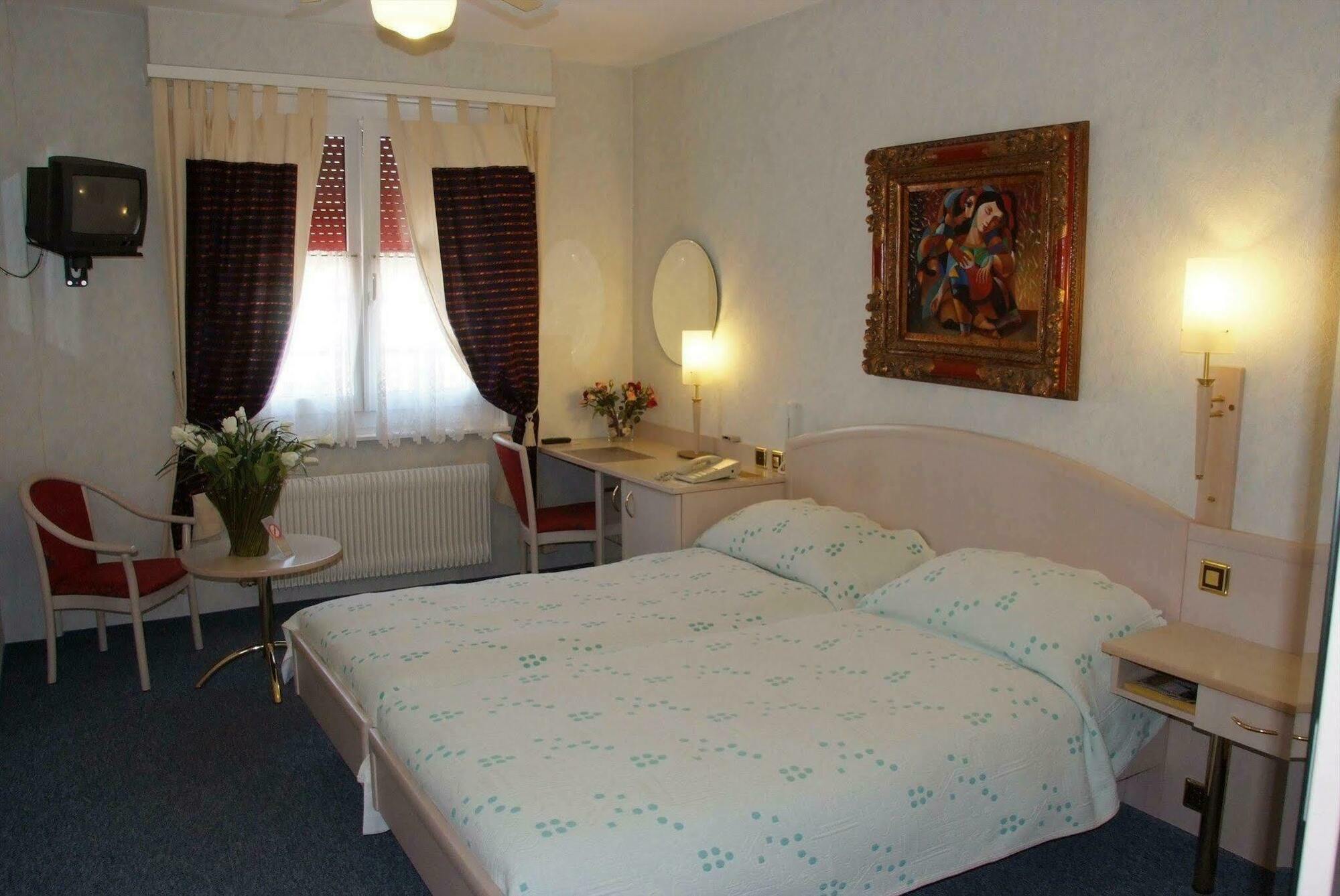 Hotel Regina Lausanne Luaran gambar